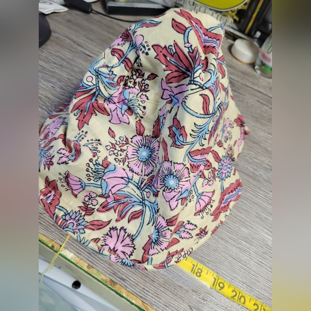 Hat Attack NWT Floral‎ Printed Fuchsia Bucket Hat